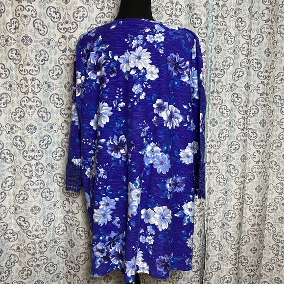 Woman Within Womens Plus Size 18/20 Blue Floral‎ Top with Lace Sleeves - Picture 4 of 10